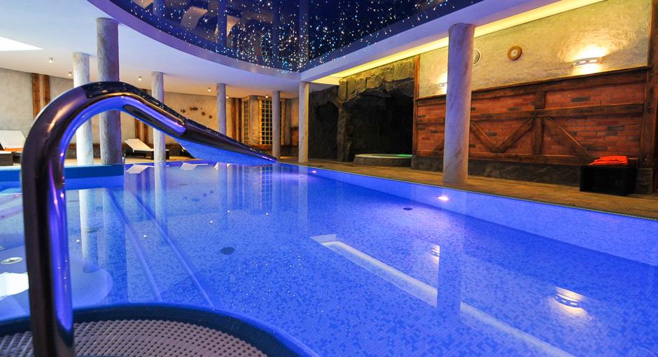 Hotel Kryształ Conference & Spa **** - Wypad w Karkonosze z basenem i spa